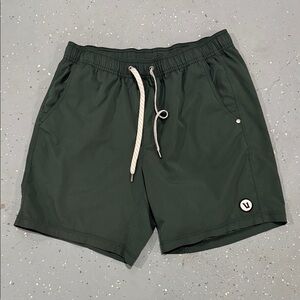 Vuori Men's Forest Green Kore Shorts (No Liner)